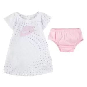 Image of Nike Ess+ Dress Bb99 - White