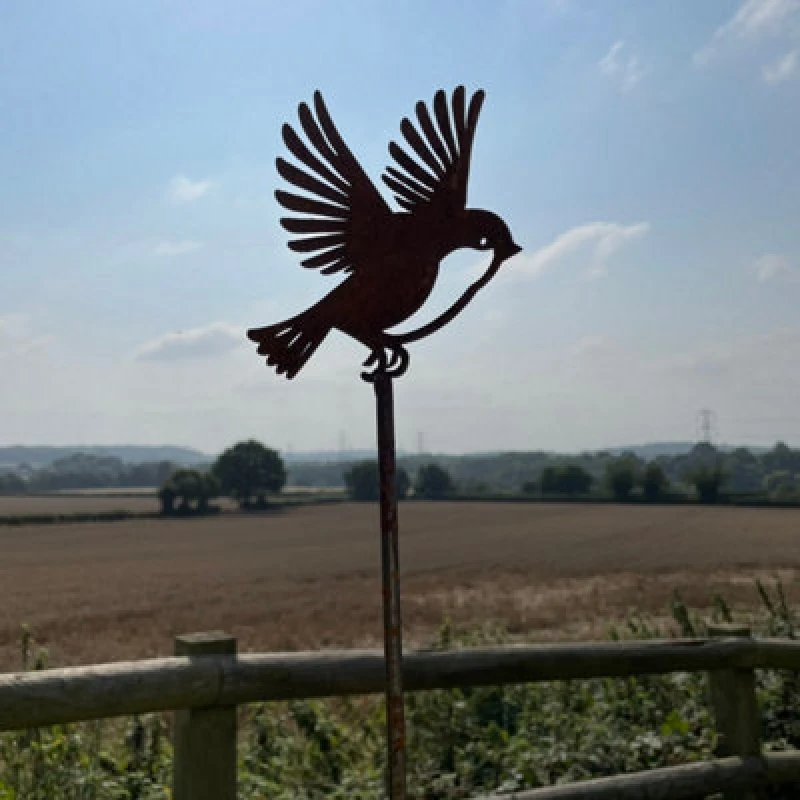 Image of Poppy Forge Flying Robin On 4 Feet Pole (Pack Of 3) - Bare Metal/ready To Rust - W15 X H137 Cm