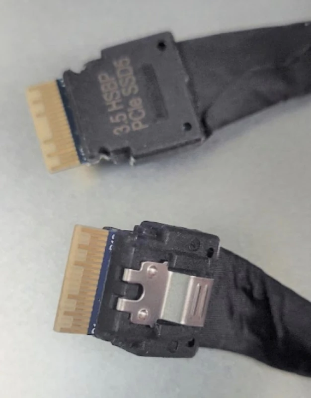 Image of Intel CYPCBLSLMIDPIN Serial Attached SCSI (SAS) cable 0.16 m