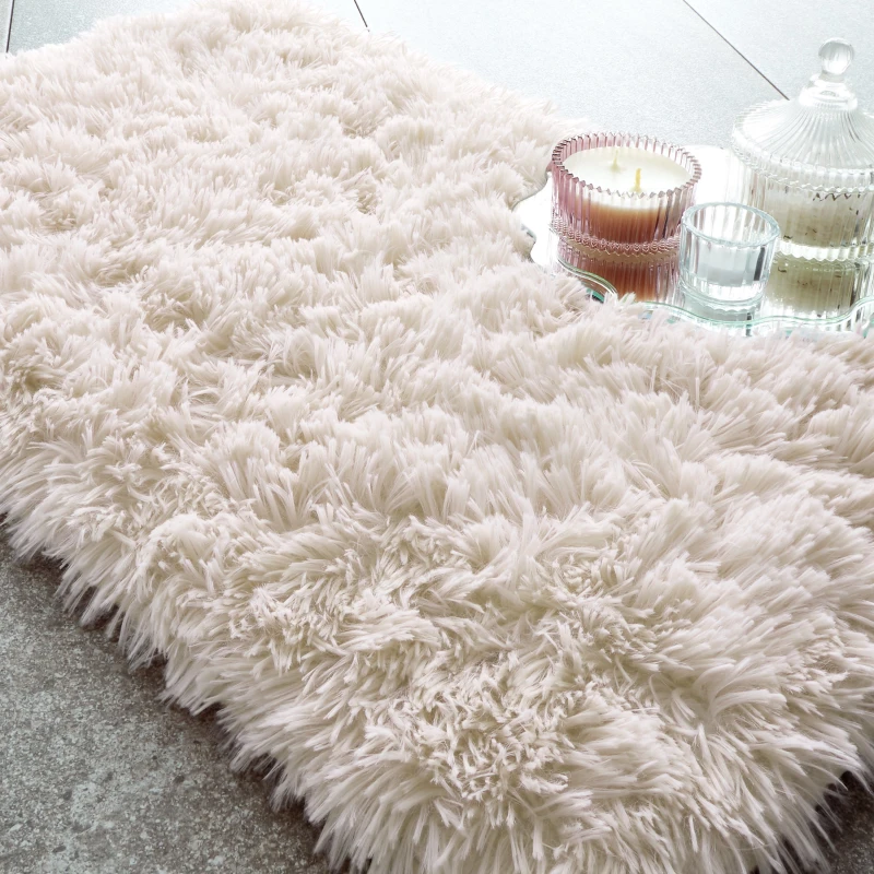Image of Catherine Lansfield Cuddly Super Soft Bath Mat Cream