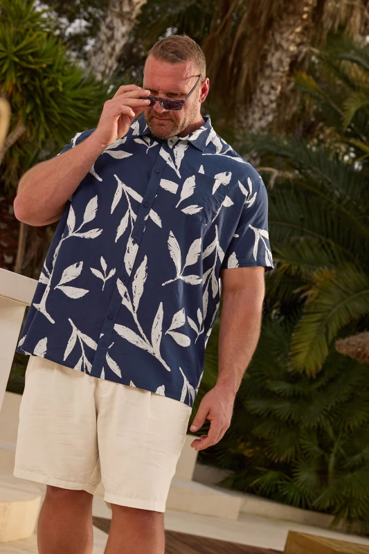Image of BadRhino BadRhino Men Palm Leaf Linen Shirt in Dark Navy Size: X-Large Dark Navy XL Male 5063589027672