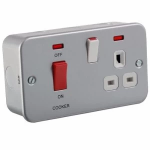 Image of KnightsBridge 45A 2G DP 230V Metal Clad Electric Switch With Neon and Socket