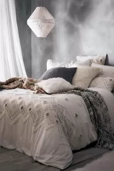 Image of Amara Tufted Duvet Set