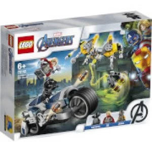 image of LEGO Super Heroes: Avengers Speeder Bike Attack (76142)