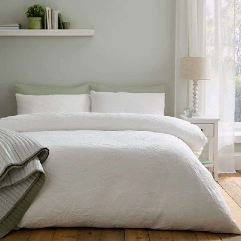 Image of Catherine Lansfield Jacquard Leaves Single Duvet Cover Set With Pillowcase White