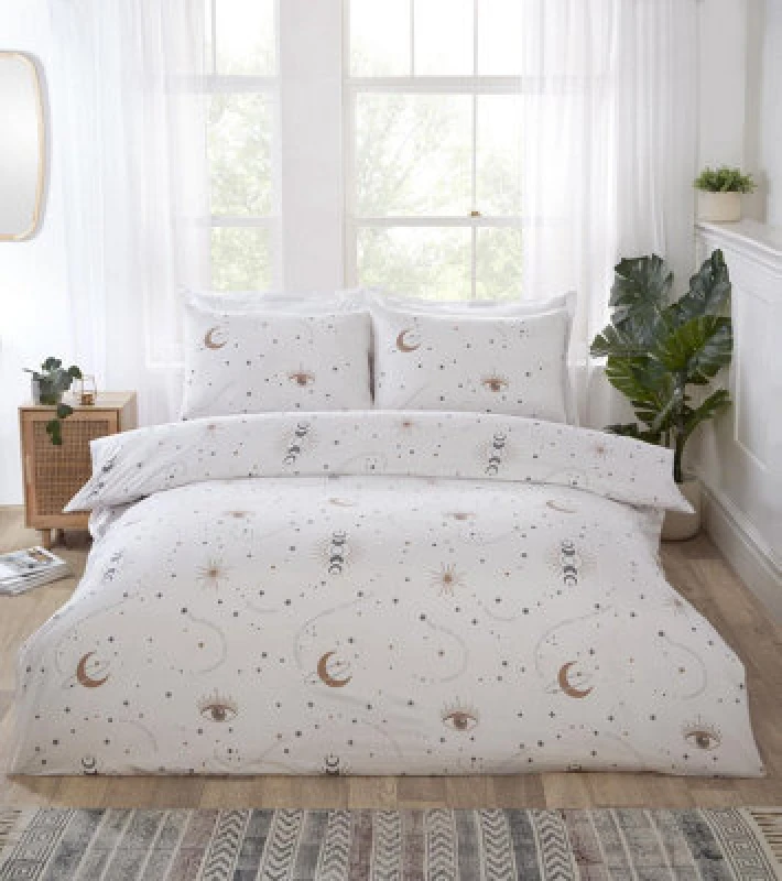 Image of Rapport Home Manifesting Polycotton Duvet Cover Set With Pillowcase in White Size: King White Unisex King