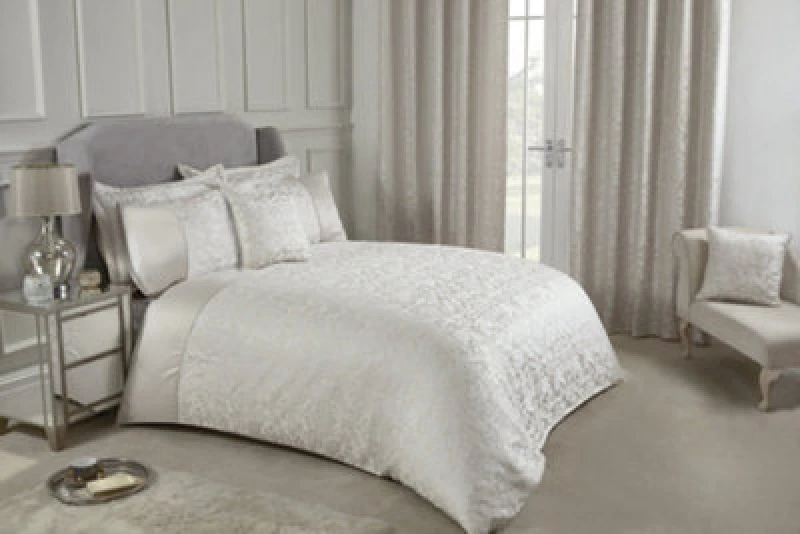 Image of New Edge Blinds Harrow Duvet Set in Cream Size: King Cream Unisex King