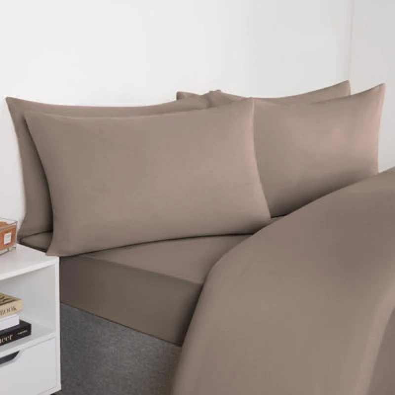 Image of OHS OHS Ultra Soft Microfibre Plain Fitted Bed Sheet in Light Brown Size: Double Light Brown Double Unisex 5027434223367