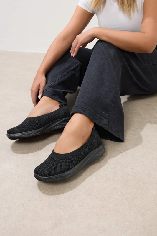 Image of Yours Womens Slip On Knit Trainers in Black Size: 7EEE Black Female 7EEE