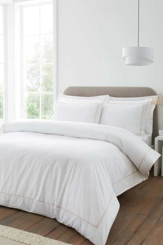 Image of Bianca Contrast Trim 200 Thread Count Cotton Duvet Cover Set in Natural Size: King Natural Unisex King