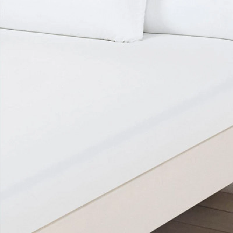 Image of OHS OHS Plain Dyed Non-Iron Fitted Bed Sheet in Off White Size: Single Fitted Off White Single Fitted Unisex 5027434099856
