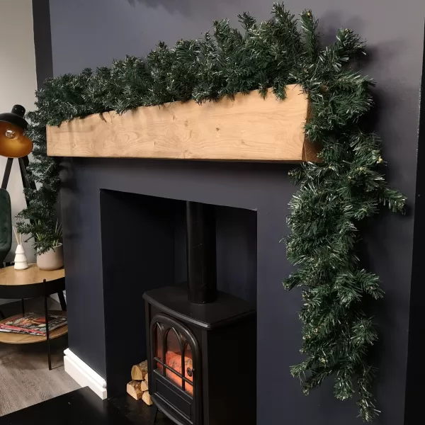 Image of 2.7m Plain Green Christmas Garland with 200 Tips