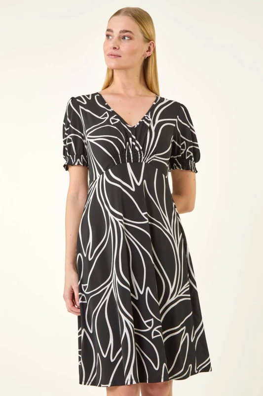 Image of Roman Womens Leaf Print Gathered Midi Dress in Black Size: 12 Black Female 12