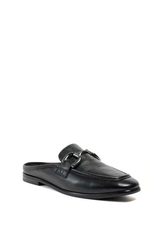 Image of Pod Womens Mila Mule in Black Size: 4 Black Female 4