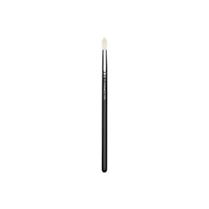 Image of MAC 109S Small Contour 221S Mini Tapered Blending Red