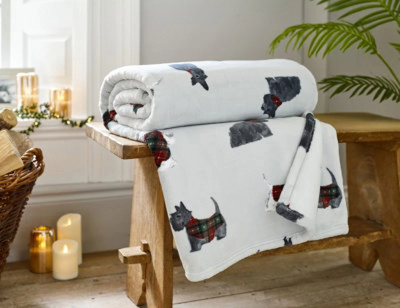 Image of The Lyndon Company The Lyndon Company Hattie Dog Grey Soft Throw - Plush Decorative Blanket 140 x 180cm Size: 140cm x 180cm Grey 140cm x 180cm Unise