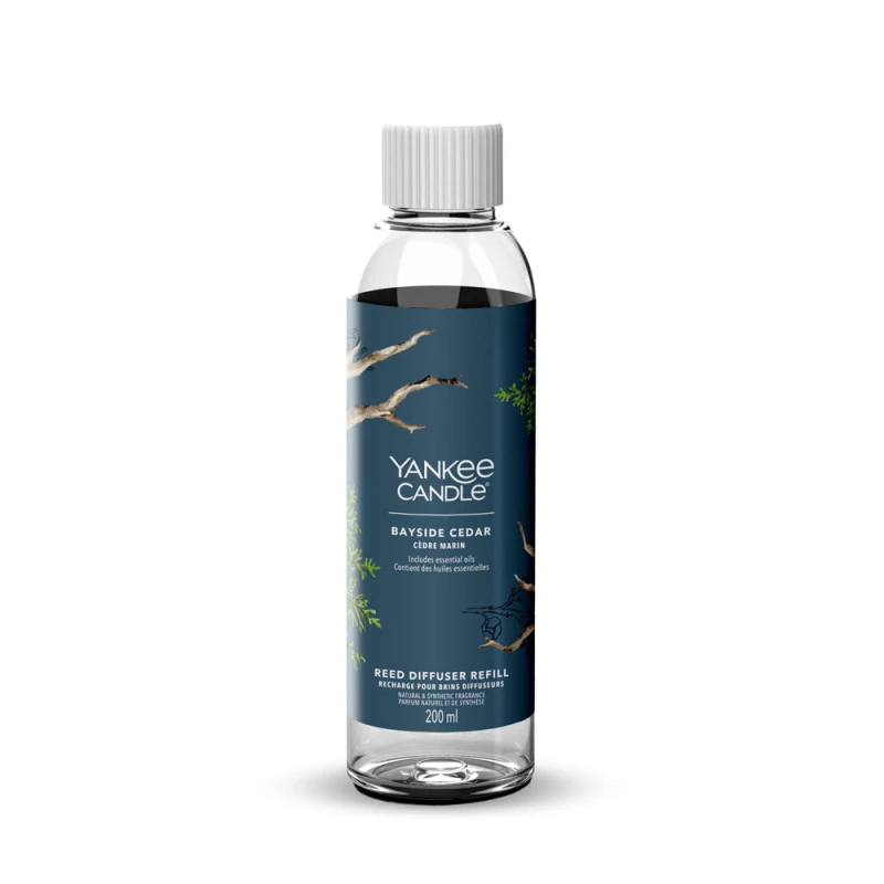 Image of Yankee Candle Bayside Cedar 43895829627035