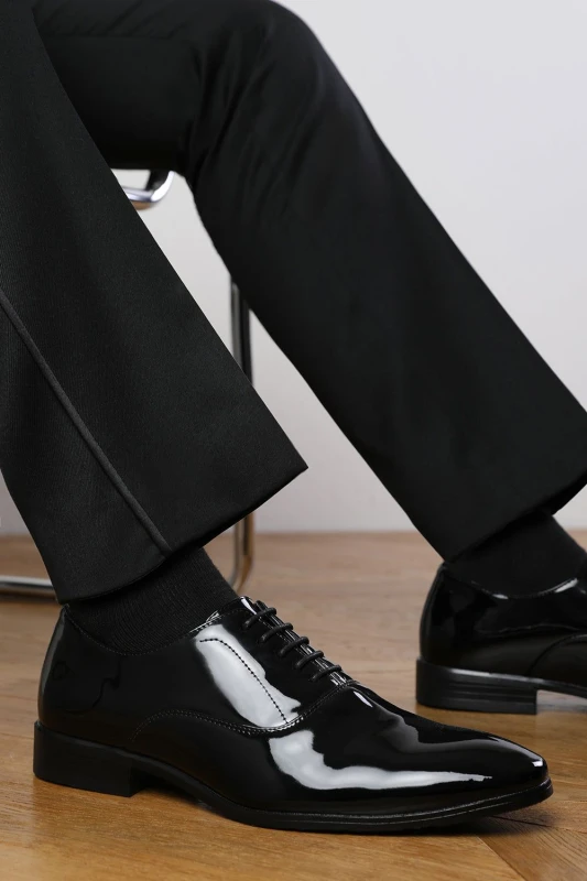 Image of Where's That From Where's That From Men 'Michael' Oxford Lace Up Work Dress Shoes in Black Size: 10 Black 10 Male 5059283410018