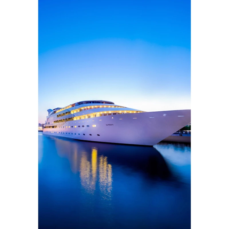 Image of Activity Superstore Executive Yacht Overnight Stay with Dinner and Win None unisex One Size