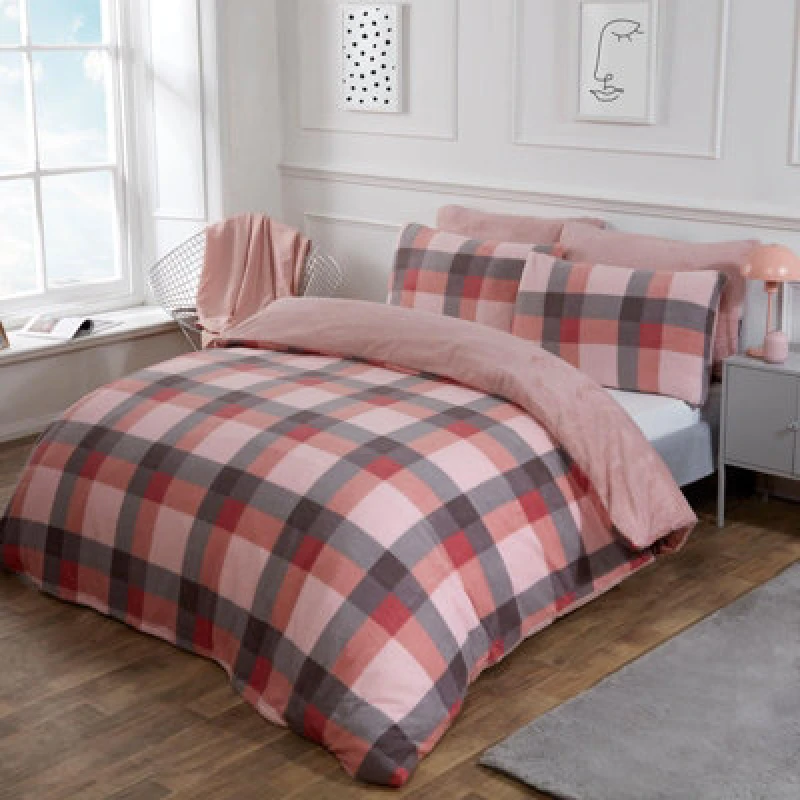 Image of OHS OHS Check Teddy Duvet Cover with Pillowcase Set in Light Pink Size: Single Light Pink Single Unisex 5027434010219