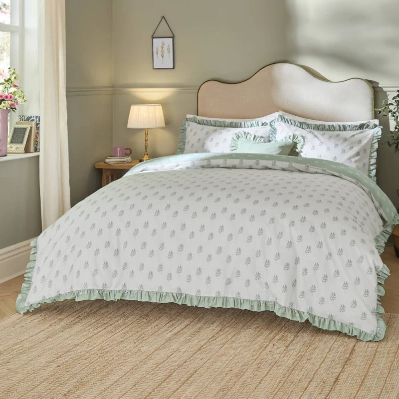Image of Wylder Ava Leaf Print Reversible Duvet Cover Set in White Size: Super King White Unisex Super King