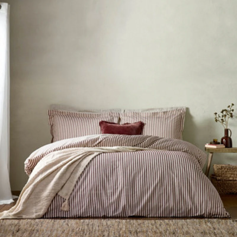 Image of Yard Hebden Melange Stripe Cotton Duvet Cover Bedding Set Beetroot