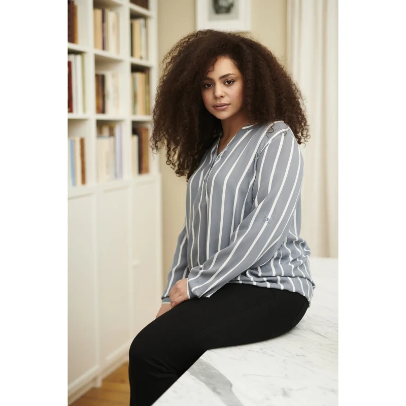 Image of KAFFE Curve Womens blouse KAFFE Curve Sida Bleu Female 48