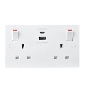 Image of BG 13A White Plastic Double Socket with USB