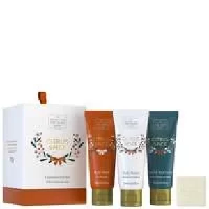 image of Scottish Fine Soaps Christmas 2021 Citrus Spice: Luxurious Gift Set