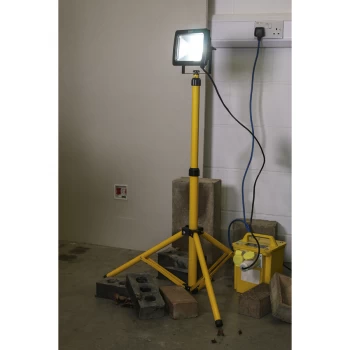 Image of Sealey LED103 Telescopic Floodlight 20W SMD LED 110V