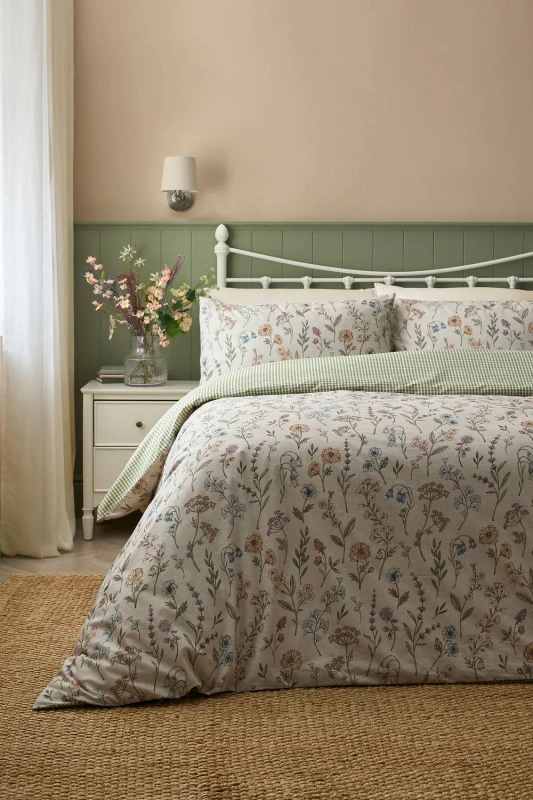 Image of Dreams & Drapes 'Meadow Floral' Easy Care Duvet Cover Set Size: Single Multicolor Unisex Single