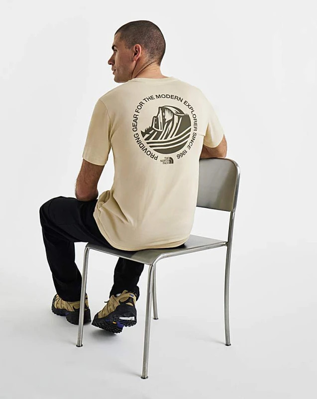Image of The North Face The North Face Monte T-Shirt Beige - The North Face - Size: 2XL Beige Male 2XL NF03605