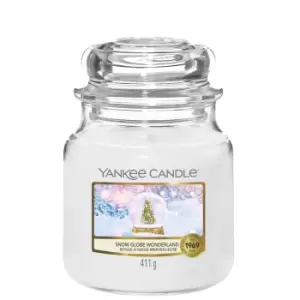 Image of Yankee Candle Christmas 2022 Medium Snow Globe Wonderland 411g