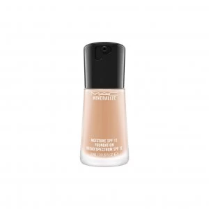 Image of MAC Mineralize Moisture SPF15 Foundation Nw20
