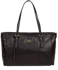 image of Pure Luxuries London Vintage Black 'Wollerton' Leather Shoulder Bag - near black