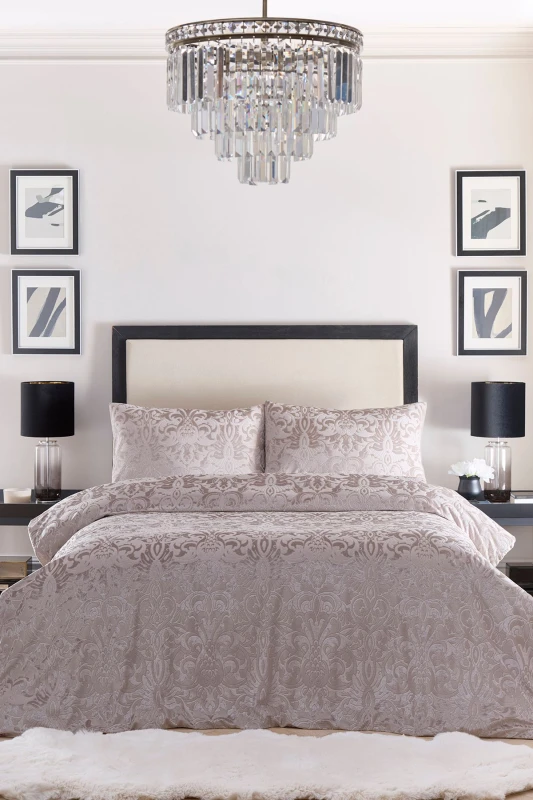 Image of Laurence Llewelyn-Bowen Laurence Llewelyn-Bowen 'Firenza' Damask Velvet Duvet Cover Set in Light Beige Size: Double Light Beige Double Unisex 505673