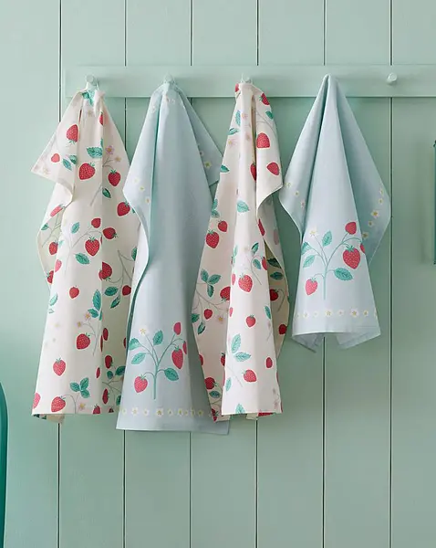 Image of Catherine Lansfield CL Strawberry Garden Tea Towel Pair White/Pink PO57001