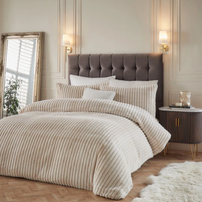 Image of Paoletti Paoletti Alpine Striped Faux Fur Duvet Cover Set in Light Beige Size: Double Light Beige Double Unisex 5025532357182
