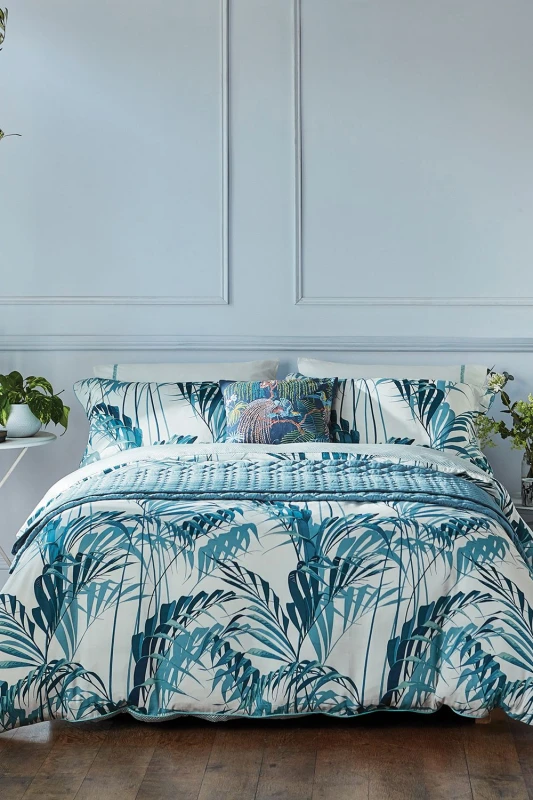 Image of Sanderson Sanderson 'Palmhouse' Cotton Duvet Cover Set in Green Size: Super King Green Super King Unisex 5016709700665