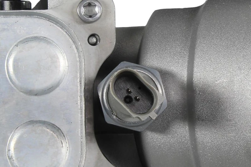 Image of METZGER 2370139 Housing, oil filter Housing,oil filter (590)