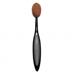 image of MAC Brush Oval 6