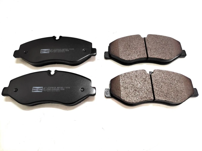Image of Brake pad set CHAMPION 573781CH