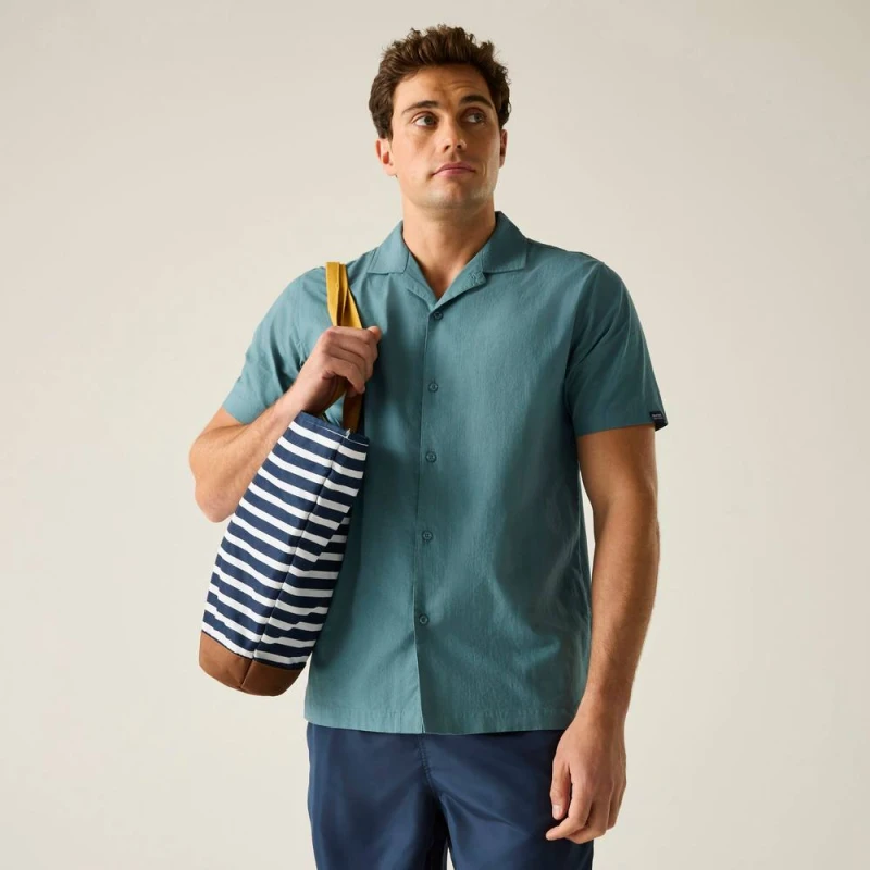 Image of Regatta Mens Hadlin Short Sleeve Shirt in Mint Size: Medium Mint Male M