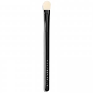 Image of Chantecaille Shade and Sweep Eye Brush