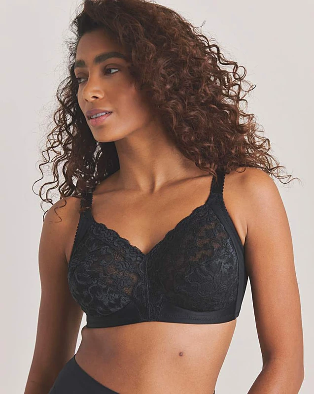 Image of Triumph Triumph Delicate Doreen NonWired Bra Blk Black - Triumph - Size: 46B Black Female 46B CN73753