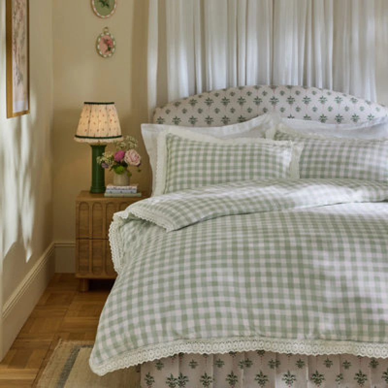 Image of Cath Kidston Painted Gingham Lace Reversible Cotton Single Duvet Cover Set With Pillowcase Green