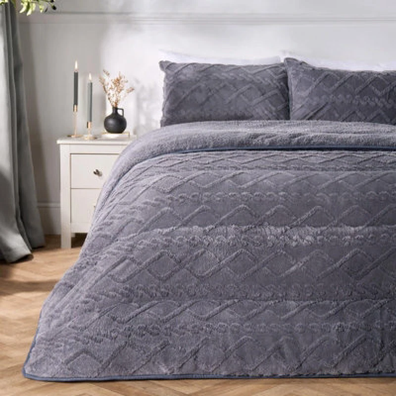 Image of OHS OHS Cable Knit Teddy Fleece 10.5 Tog Coverless Duvet with Pillowcases in Dark Grey Size: Single Dark Grey Single Unisex 5027434230761