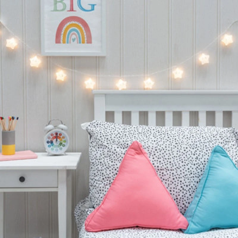 Image of ValueLights Set of 10 Battery Powered Star Fairy String Lights White