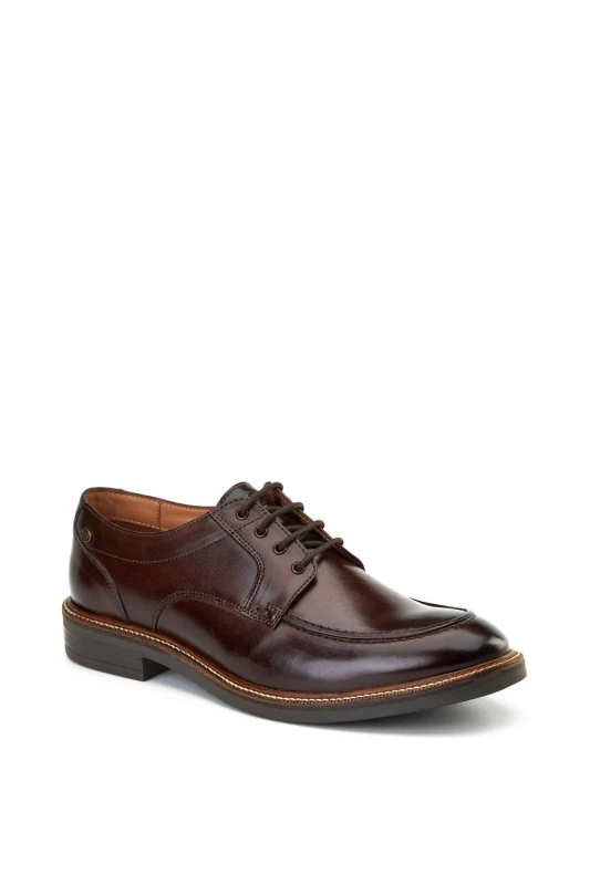 Image of Base London Base London Men Surrey Apron Toe Shoe in Brown Size: 11 Brown 11 Male 5063294201473