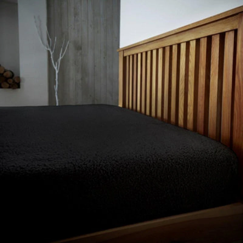 Image of Smart Living Smart Living Luxury Quality Fitted Teddy Bear Fleece Flannel Fitted Sheet in Black Size: King Fitted Black King Fitted Unisex 505134615